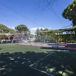 אתר נופש Pine באלאק