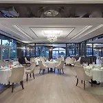 Resort Pine