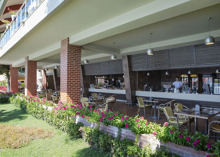 Pine Semesteranläggning (resort) 5*