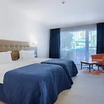 Pine Semesteranläggning (resort)